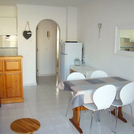 Els Pins B23 Apartment